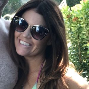 Meet your Posher, Alison